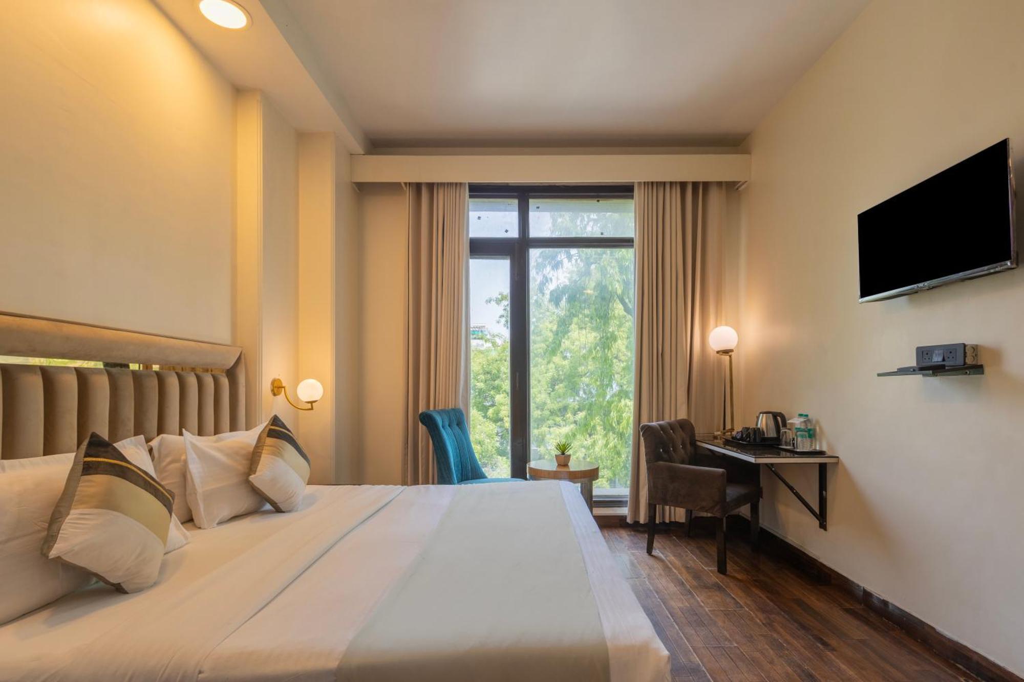 Hotel The Orion - Greater Kailash
